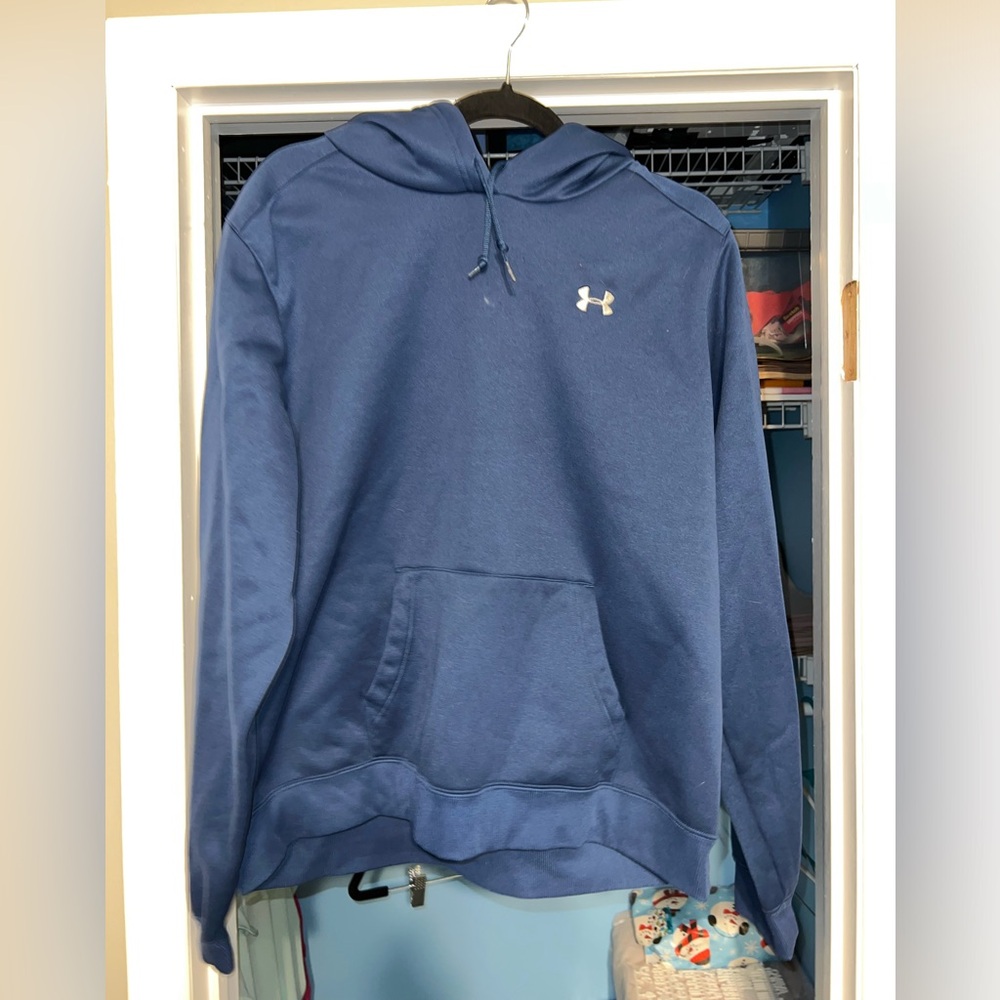 Women’s XL Under Armour hoodie